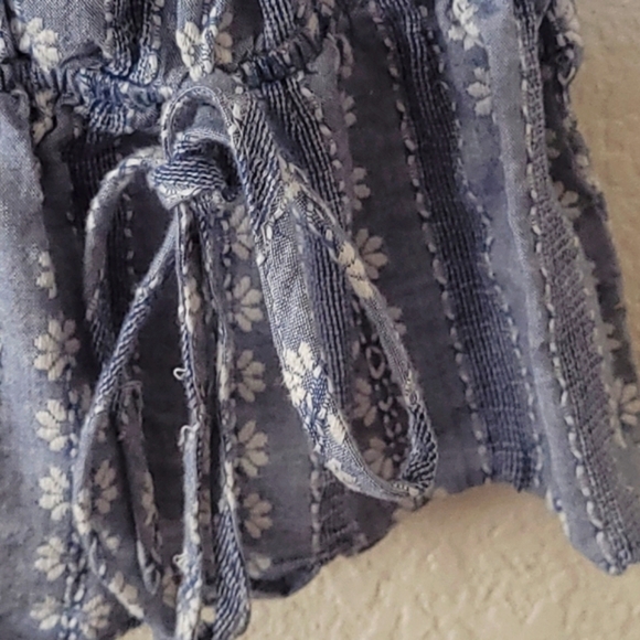 New York & Company Blue Ruffle Keyhole Blouse with Lace Accents Size XL - Picture 3 of 14